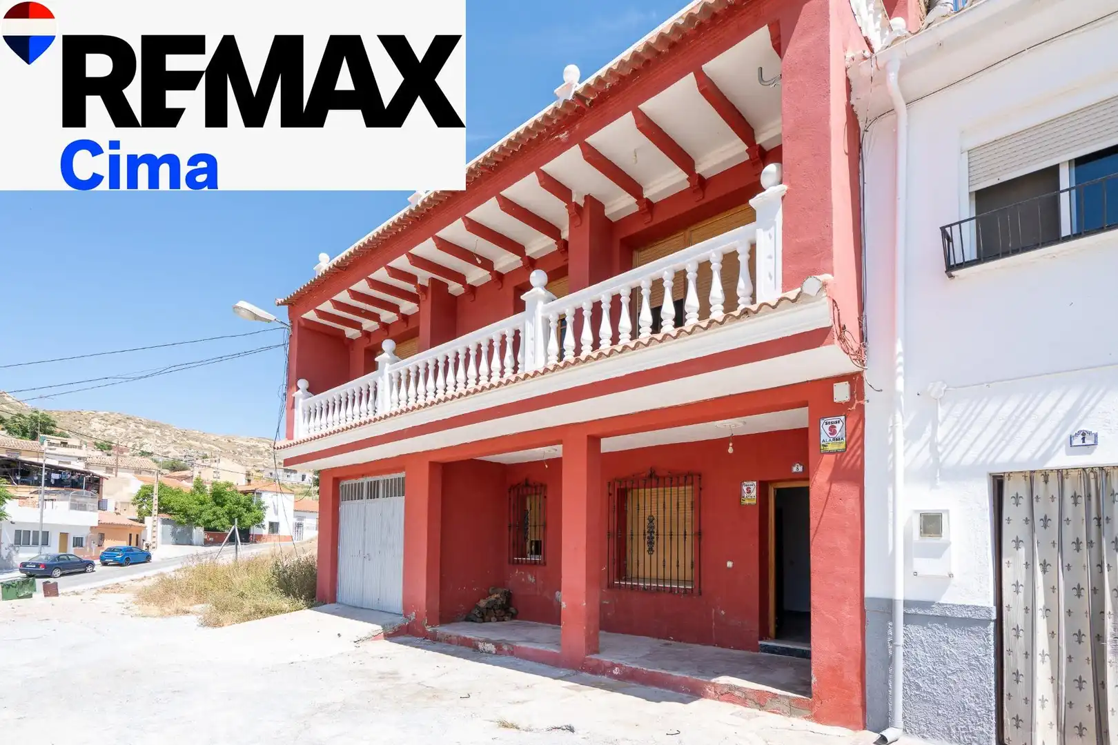 Vista exterior de Casa o chalet en venta en Baza con Terraza y Balcón