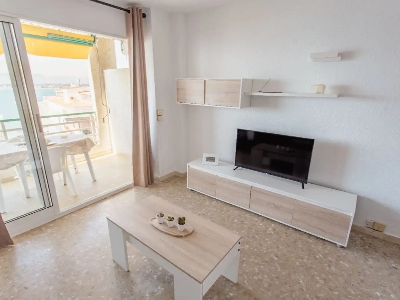 Sala de estar de Piso de alquiler en Salou con Aire acondicionado, Terraza y Amueblado