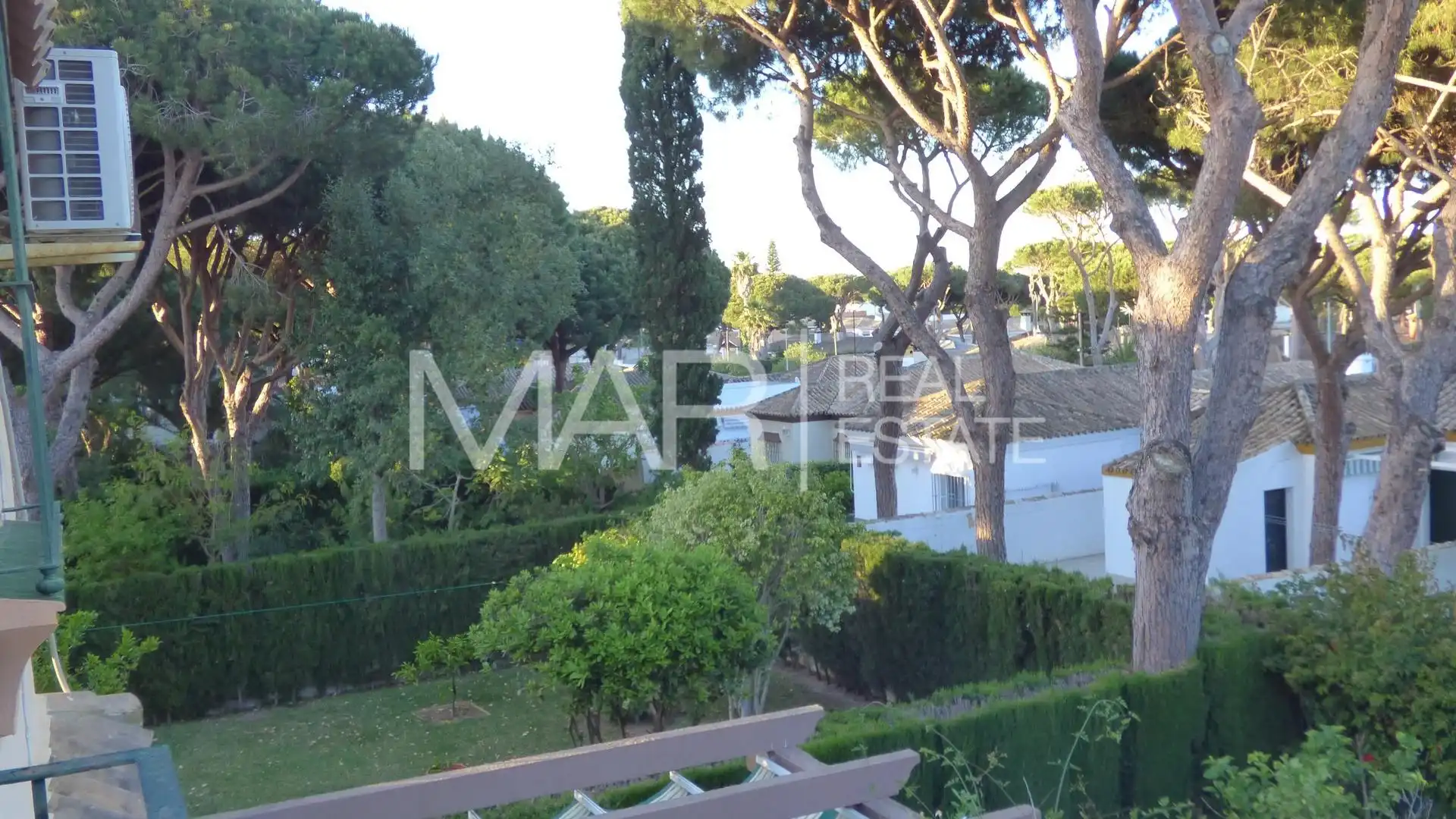 Jardí de Casa o xalet en venda en Chiclana de la Frontera amb Aire condicionat, Jardí privat i Terrassa