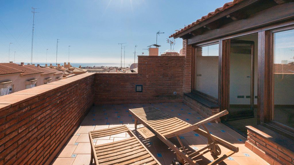Terrace of House or chalet for sale in Mataró  with Air Conditioner, Heating and Private garden