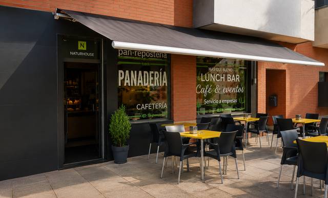 Local comercial en Alquiler en Calle Hermanos de Carriedo y Peredo en Cerezo - Aspla - Torres