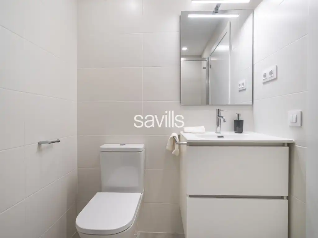 Bathroom of Apartments for sale in Barcelona