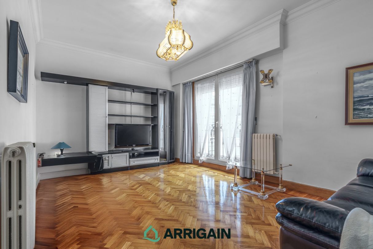 Sala de estar de Piso en venta en Donostia - San Sebastián  con Calefacción, Trastero y Balcón