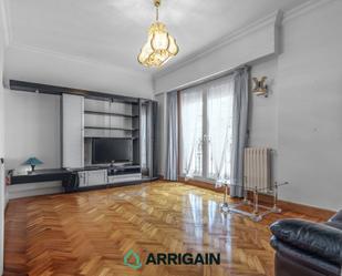 Living room of Flat for sale in Donostia - San Sebastián   with Heating, Storage room and Balcony