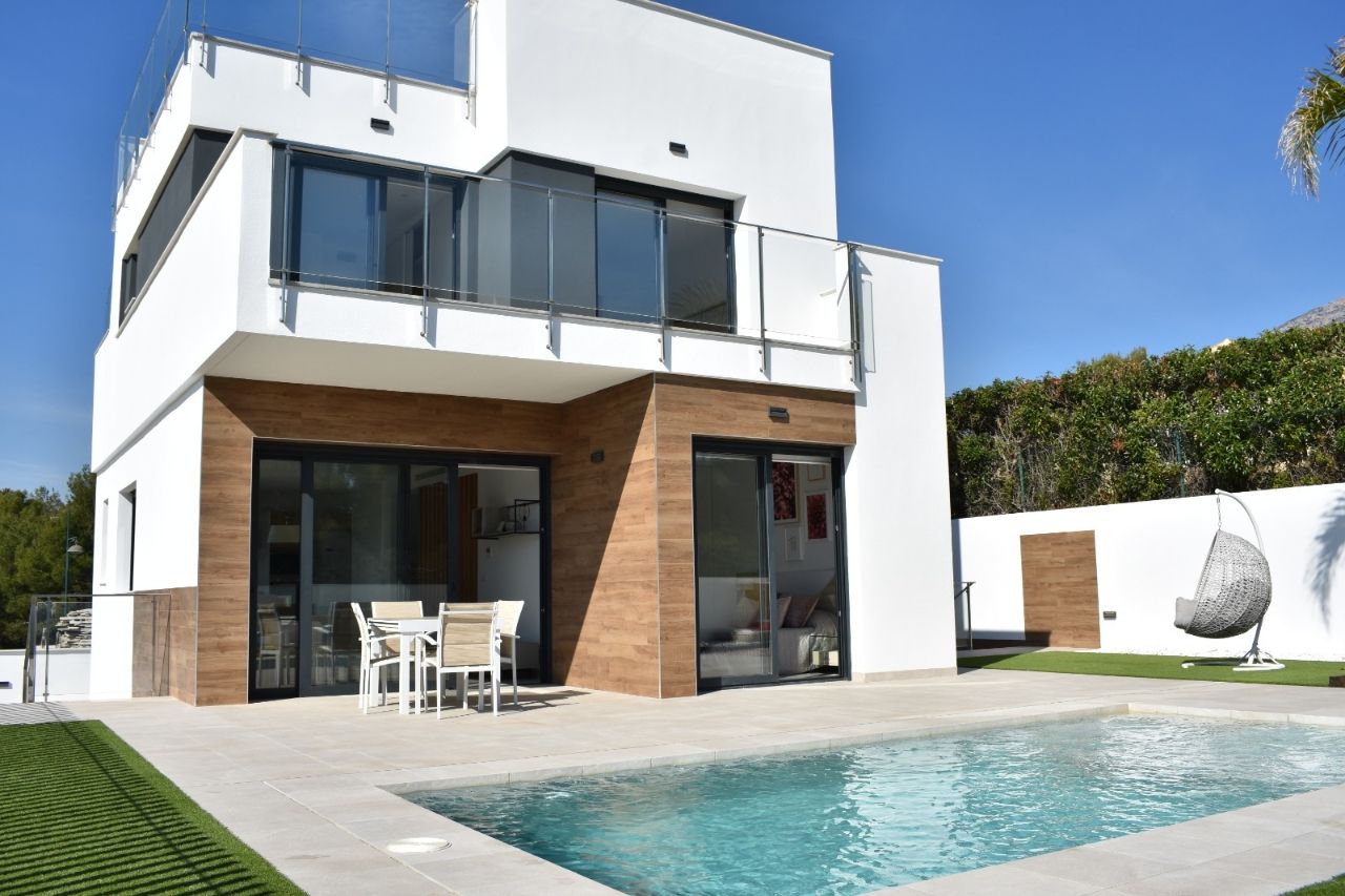 Vista exterior de Casa o chalet en venta en La Nucia con Aire acondicionado, Calefacción y Piscina