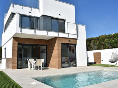 Vista exterior de Casa o xalet en venda en La Nucia amb Aire condicionat, Calefacció i Piscina