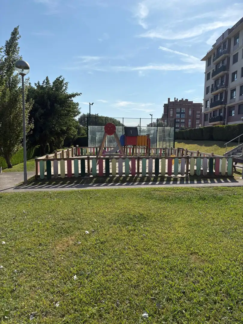 Vista exterior de Pis de lloguer en Santander amb Calefacció, Terrassa i Moblat