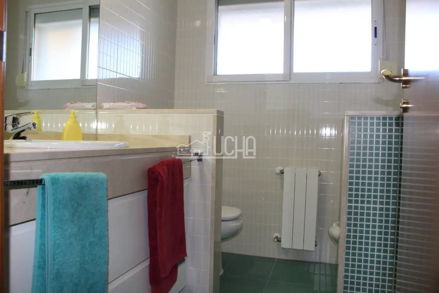 Baño de Casa adosada de alquiler en Bétera con Aire acondicionado, Calefacción y Jardín privado