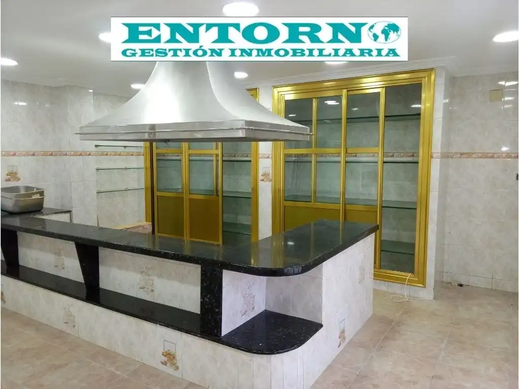 Cocina de Casa o chalet en venta en Santa Perpètua de Mogoda con Jardín privado, Terraza y Trastero
