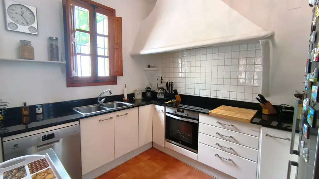 Cocina de Casa adosada en venta en Dénia con Aire acondicionado, Calefacción y Jardín privado