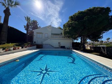 Xalet amb piscina en venda a Orihuela Costa