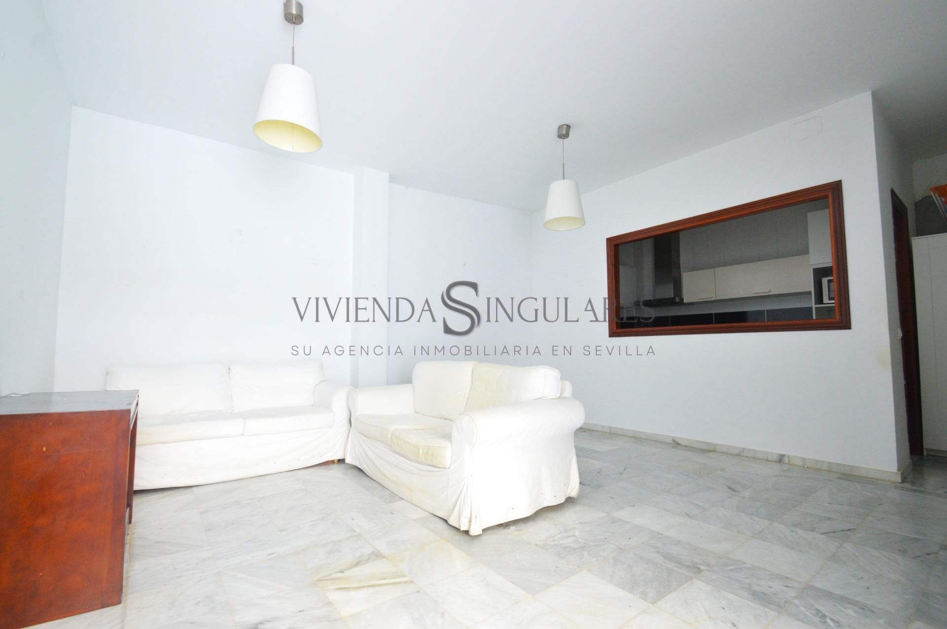 Sala d'estar de Pis en venda en  Sevilla Capital amb Aire condicionat