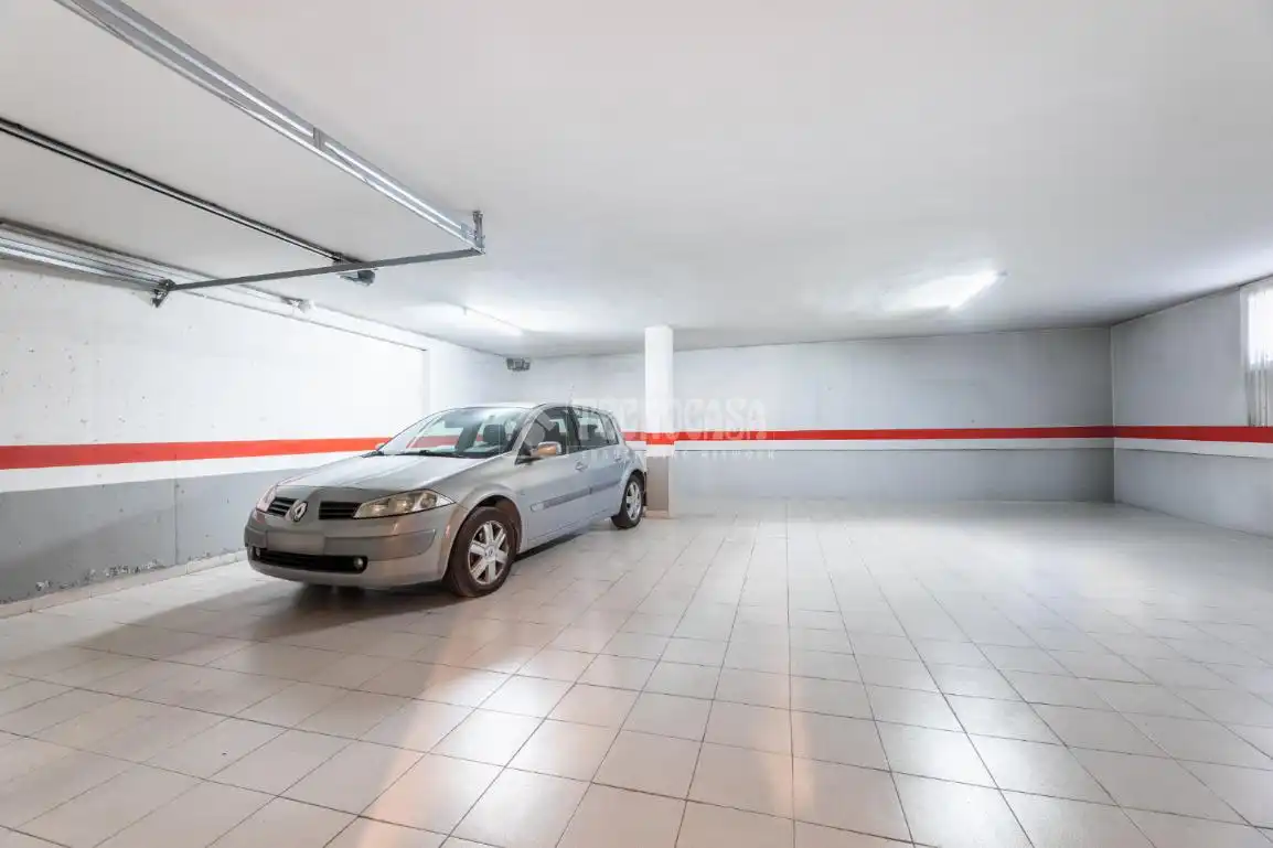Parking de Casa adosada en venta en Torrelodones con Calefacción, Jardín privado y Terraza