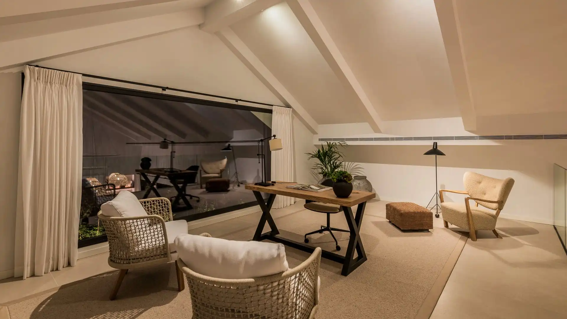 Sala d'estar de Casa o xalet en venda en Estepona amb Aire condicionat, Terrassa i Piscina