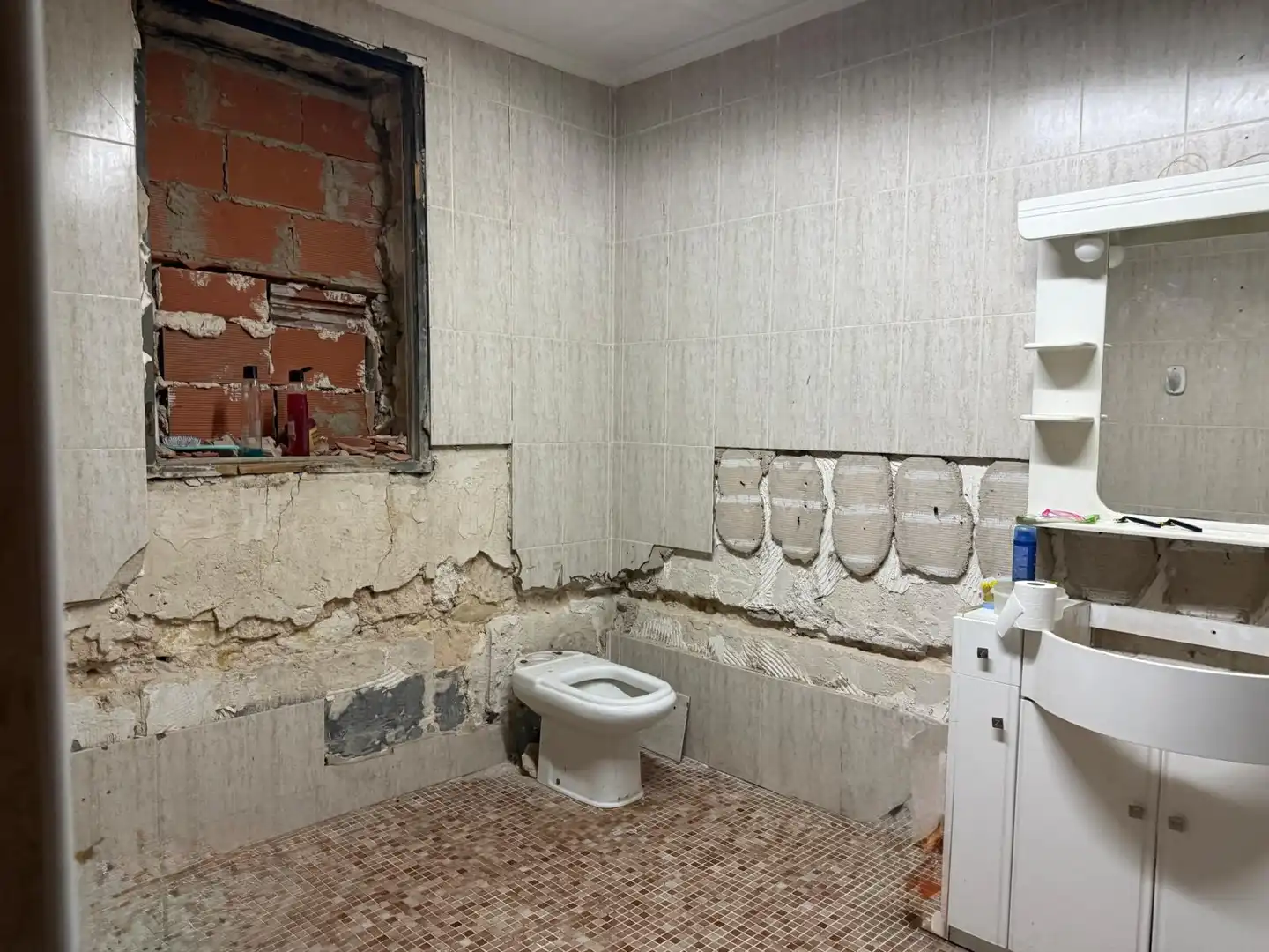 Badezimmer von Country house zum Verkauf in Monóvar  / Monòver mit Privatgarten und Schwimmbad