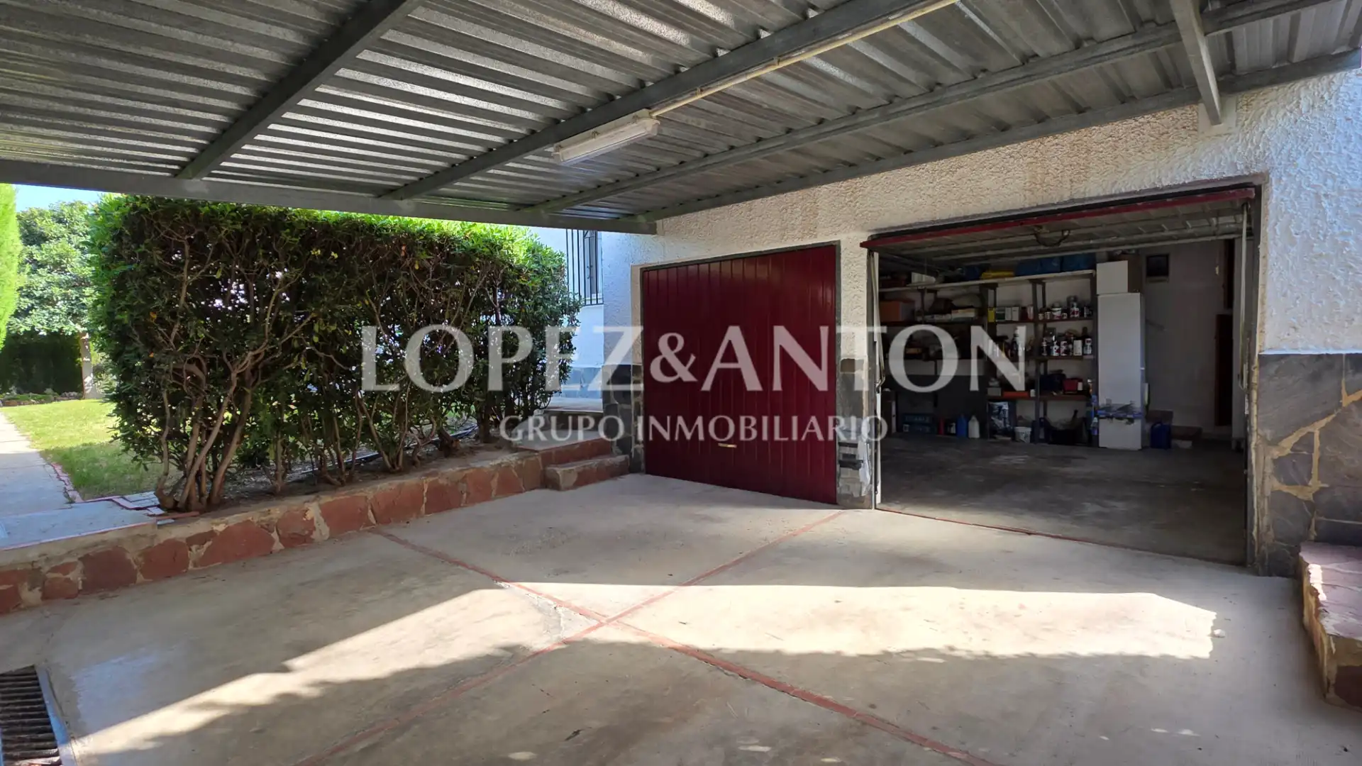 Exterior view of Houses for sale in L'Eliana  with Air Conditioner, Private garden and Terrace