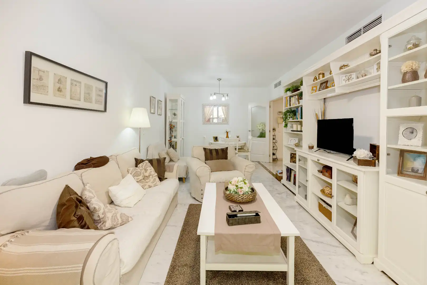 Living room of Flat for sale in Marbella  with Air Conditioner, Heating and Terrace
