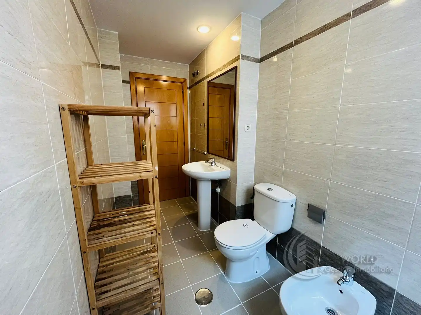 Baño de Piso de alquiler en Madrid con Aire acondicionado, Calefacción y Horno