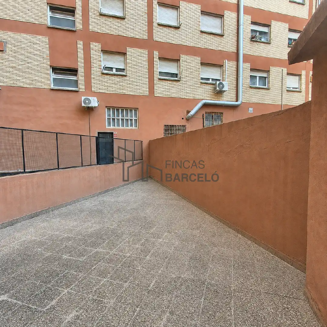 Außenansicht von Geschaftsraum zur Miete in Zaragoza
