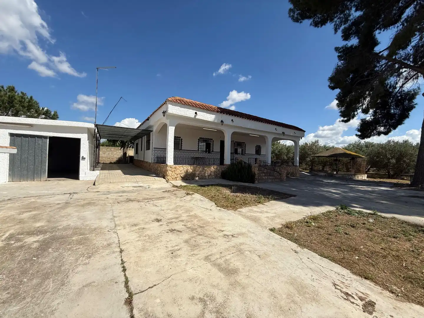 Vista exterior de Casa o chalet en venta en Llíria con Aire acondicionado, Jardín privado y Terraza