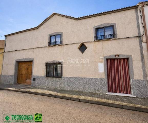 Casa adosada en Venta en Membrilla