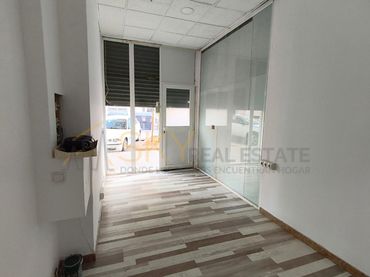 Business premises for sale in Carrer d'Adrià Ferran