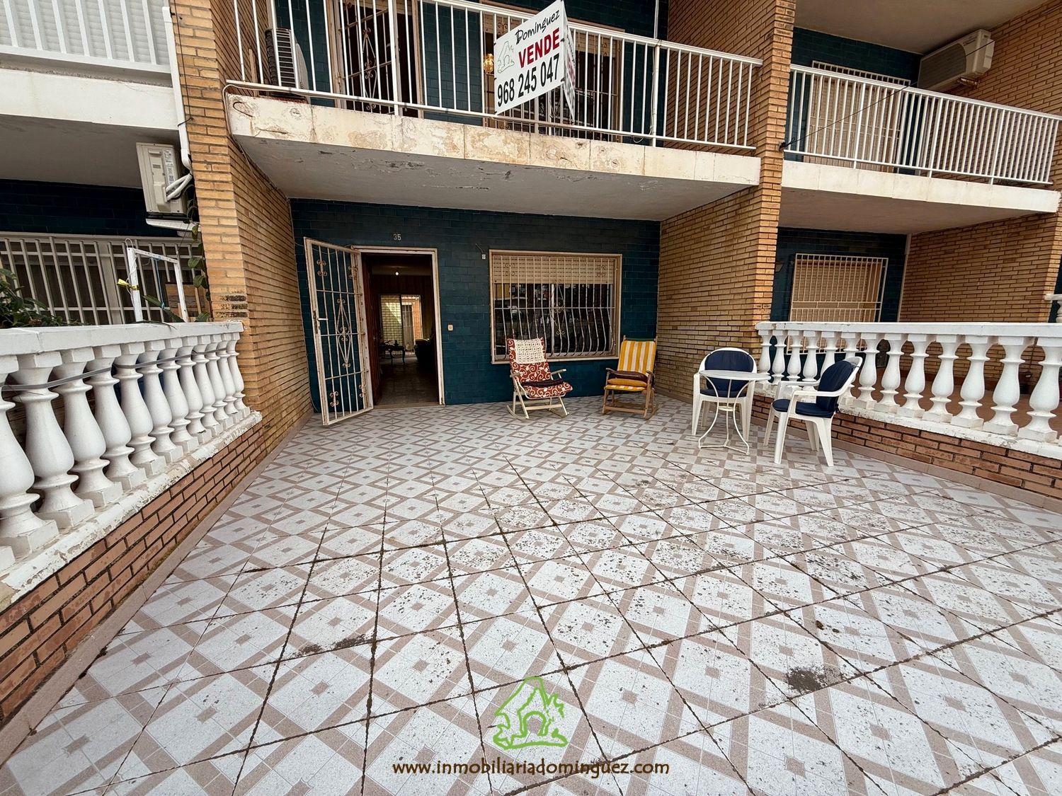 Vista exterior de Casa adosada en venda en Cartagena amb Aire condicionat, Terrassa i Traster
