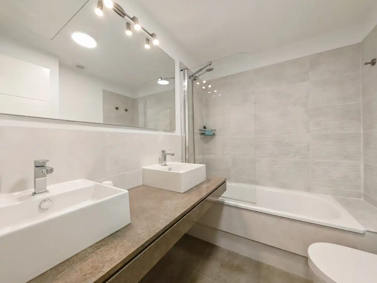 Baño de Apartamento en venta en Mijas con Aire acondicionado, Calefacción y Terraza