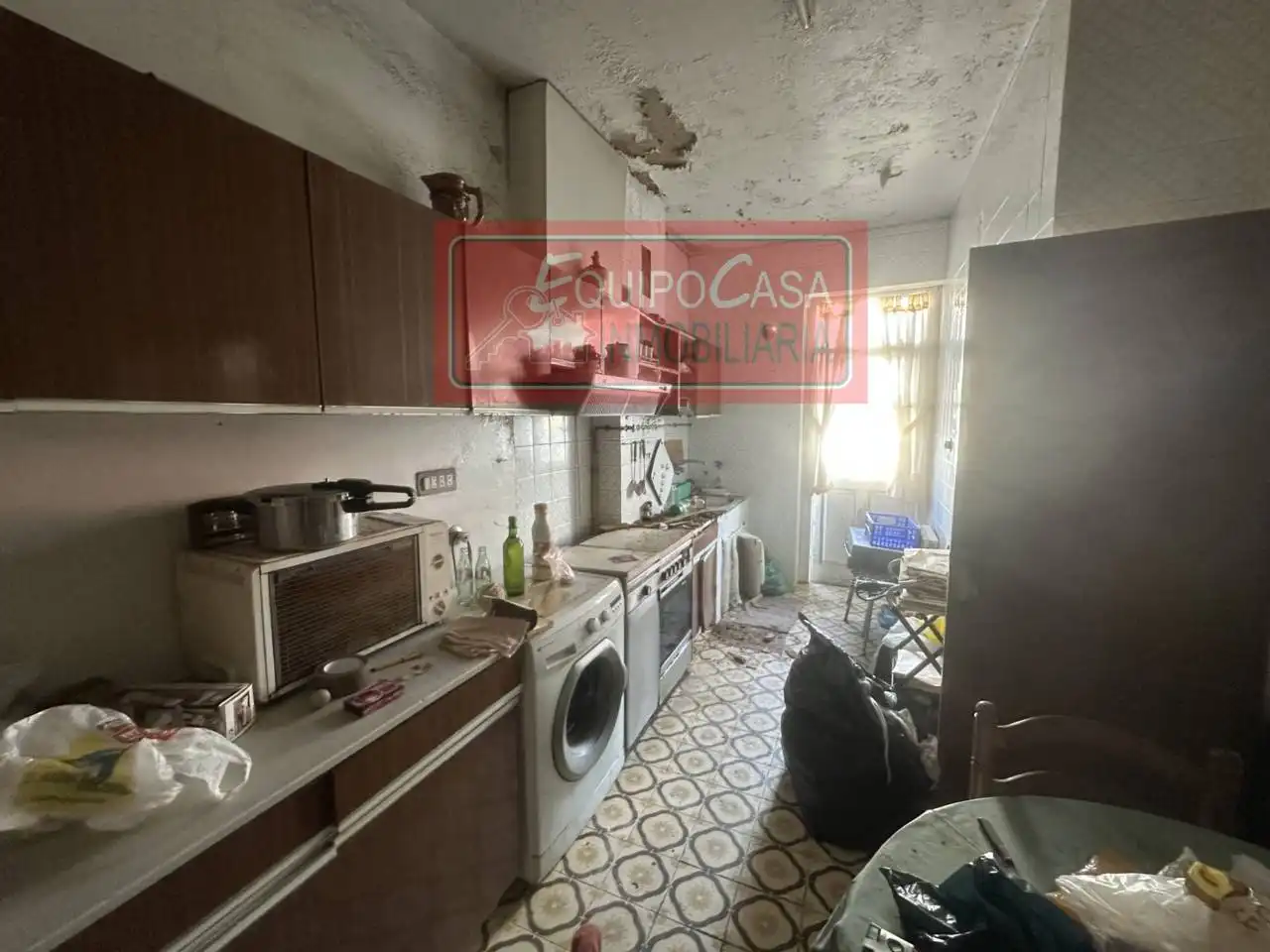 Cuina de Casa adosada en venda en Lugo amb Calefacció, Parquet i Terrassa