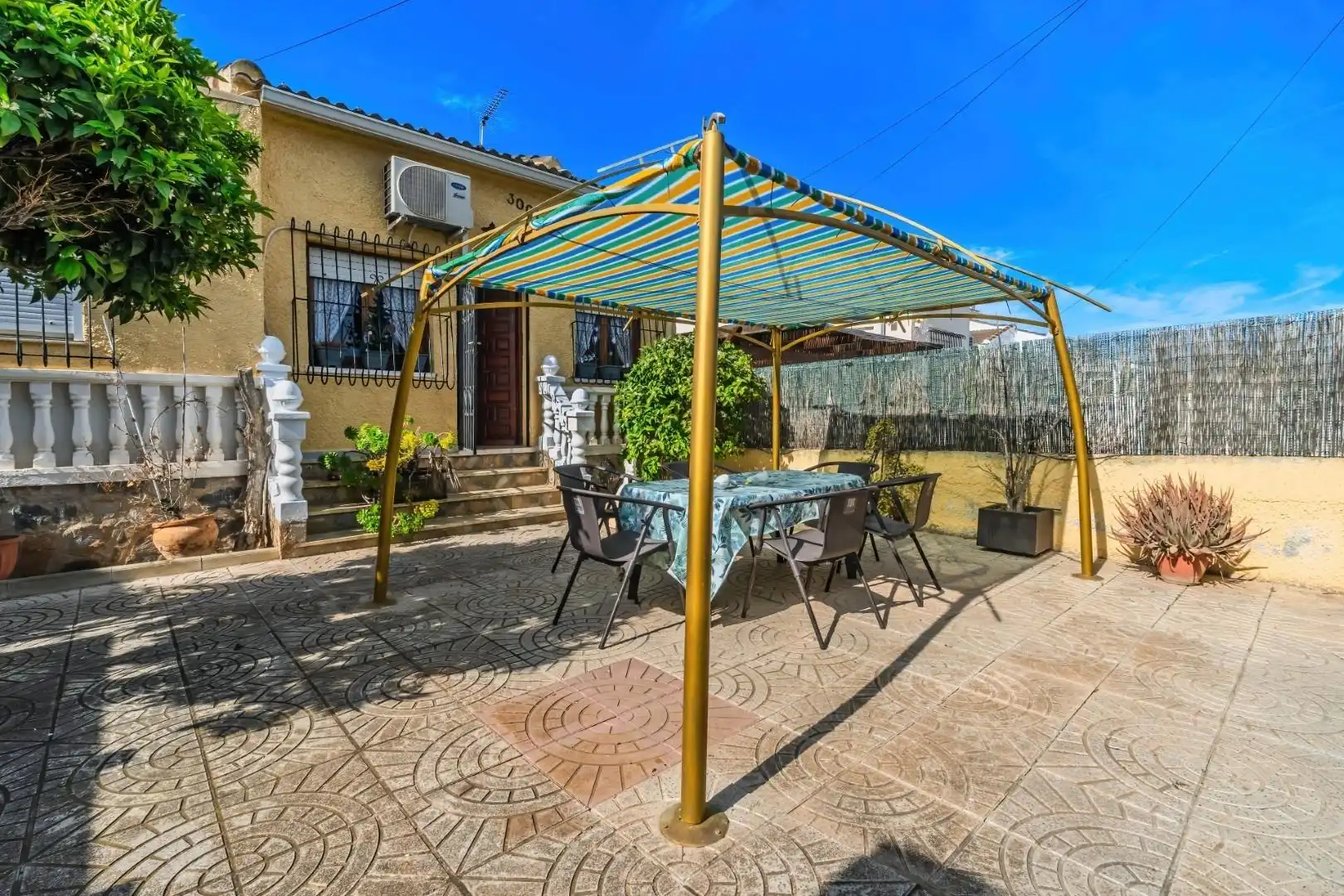 Terraza de Casa o chalet en venta en Torrevieja con Jardín privado