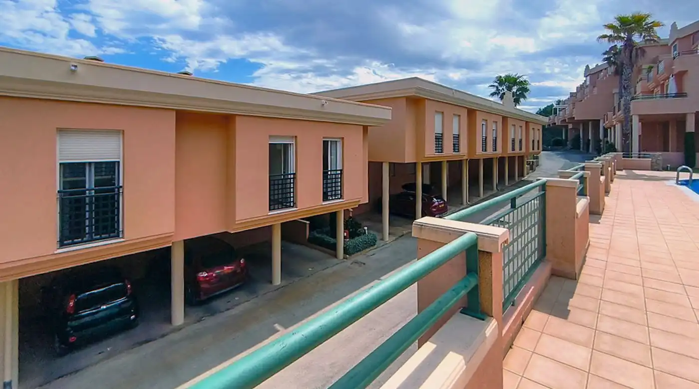 Vista exterior de Àtic en venda en Pedreguer amb Aire condicionat, Calefacció i Jardí privat