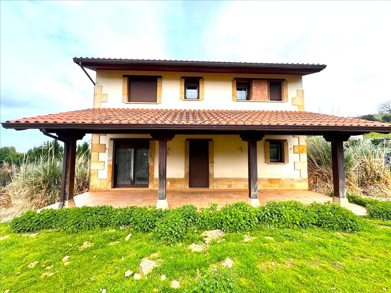 Vista exterior de Casa o chalet en venta en Bárcena de Cicero con Jardín privado, Trastero y Balcón