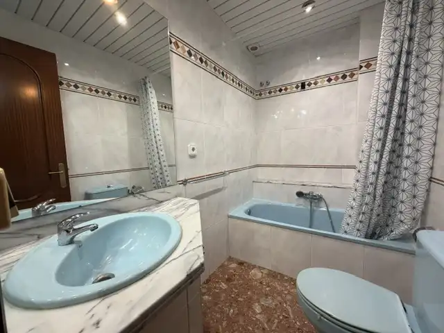 Baño de Piso en venta en Riudoms con Calefacción y Balcón
