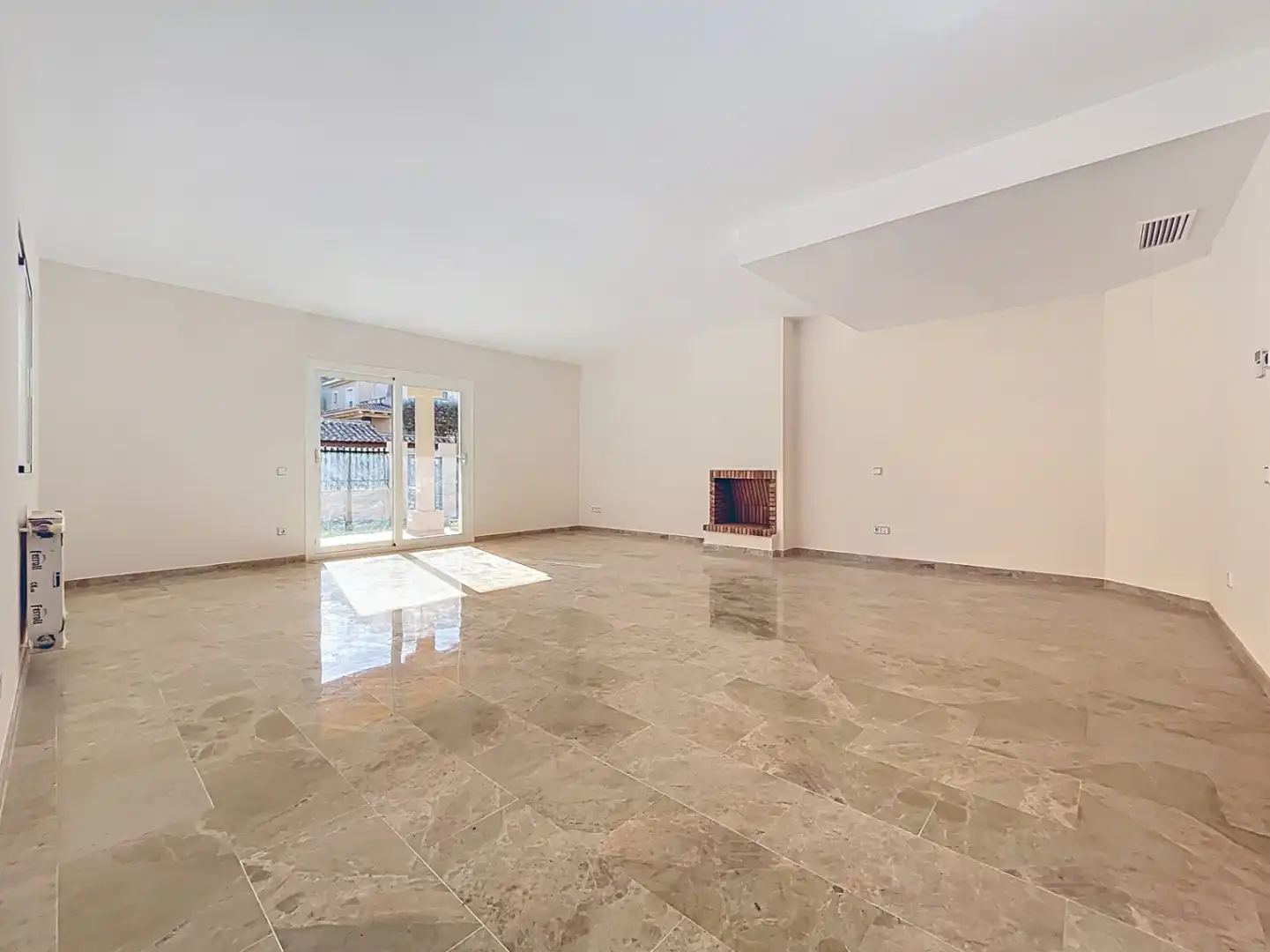 Sala de estar de Casa o chalet en venta en Benidorm con Aire acondicionado, Calefacción y Jardín privado