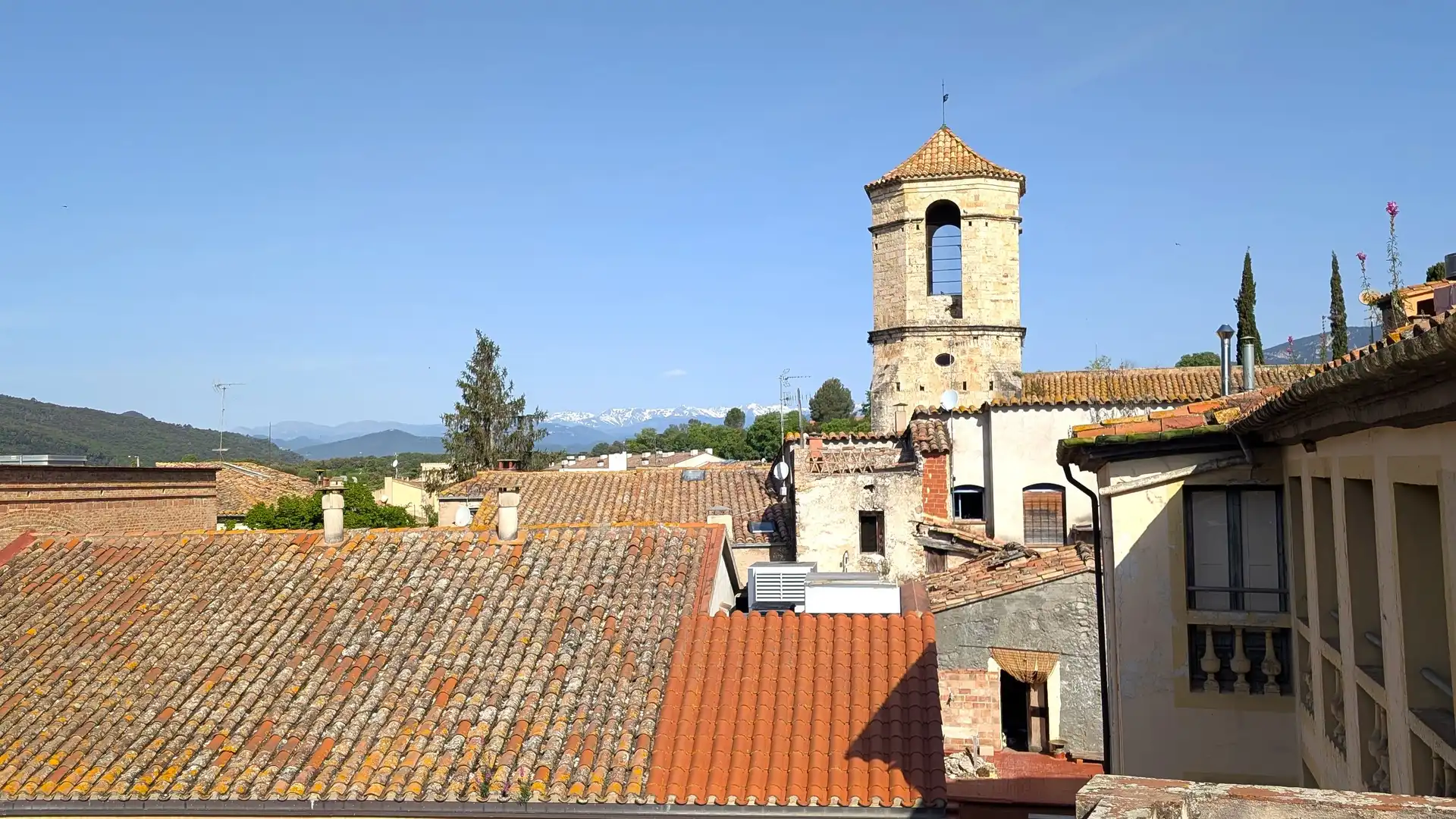 Casa adosada en venda en Besalú amb Terrassa i Balcó