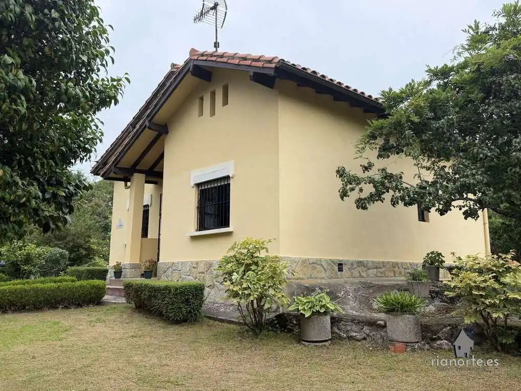 Vista exterior de Casa o chalet en venta en Ribadesella con Jardín privado