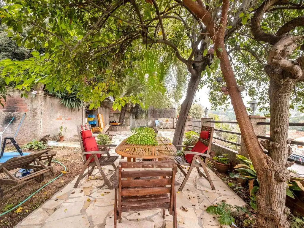 Terrassa de Finca rústica en venda en Rubí amb Calefacció, Jardí privat i Parquet