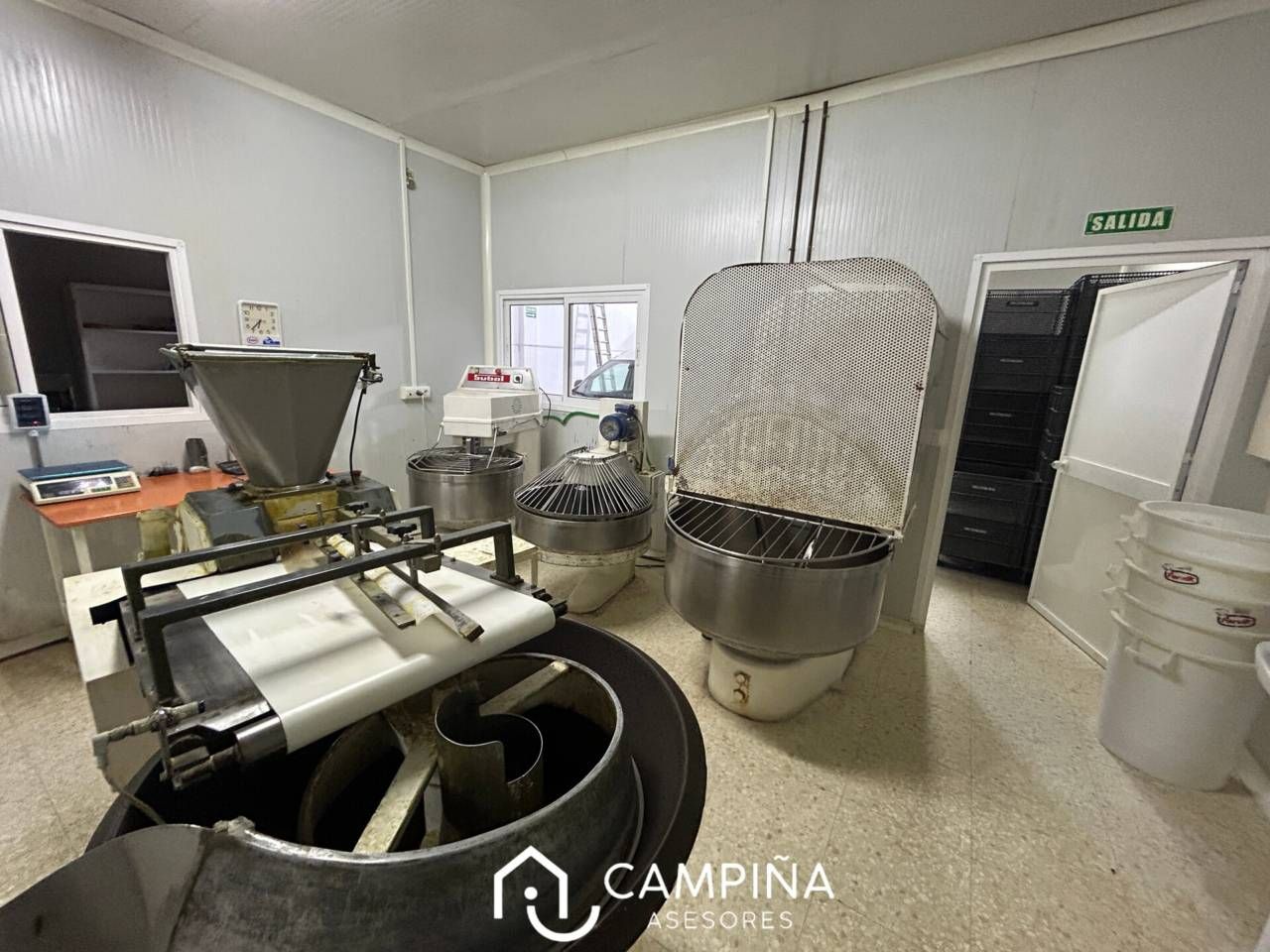 Cuina de Nau industrial de lloguer en Beas