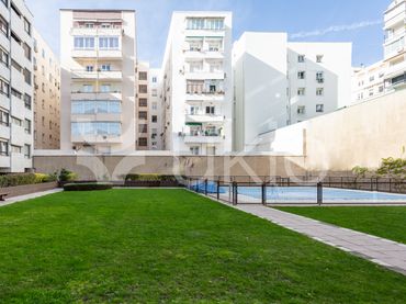 Mini appartamento con piscina in affitto a Calle de Zurbano