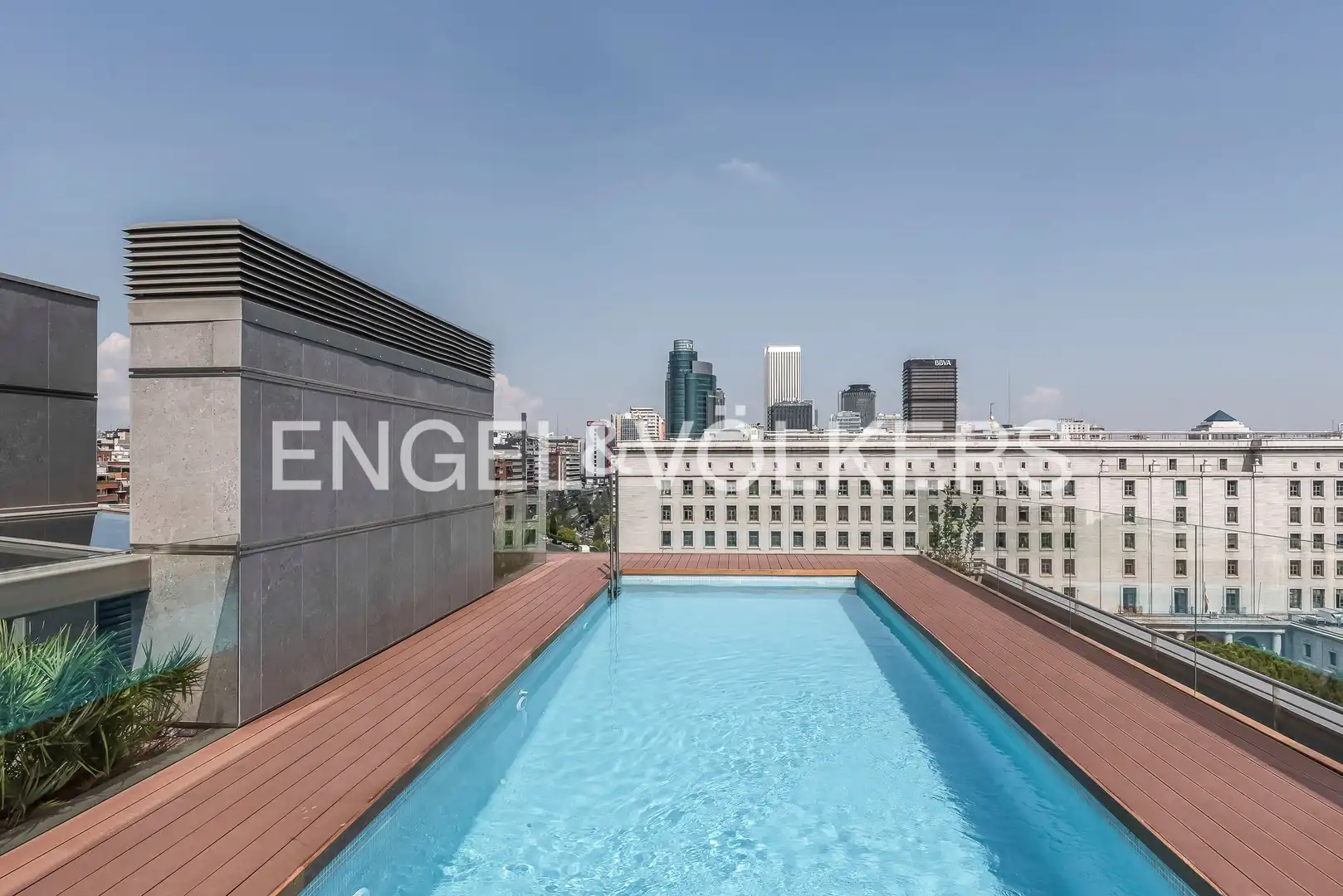 Terrace of Flat for rent in Madrid  with Air Conditioner, Heating and Storage room