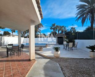 Vista exterior de Casa o xalet de lloguer en L'Eliana amb Calefacció, Jardí privat i Terrassa