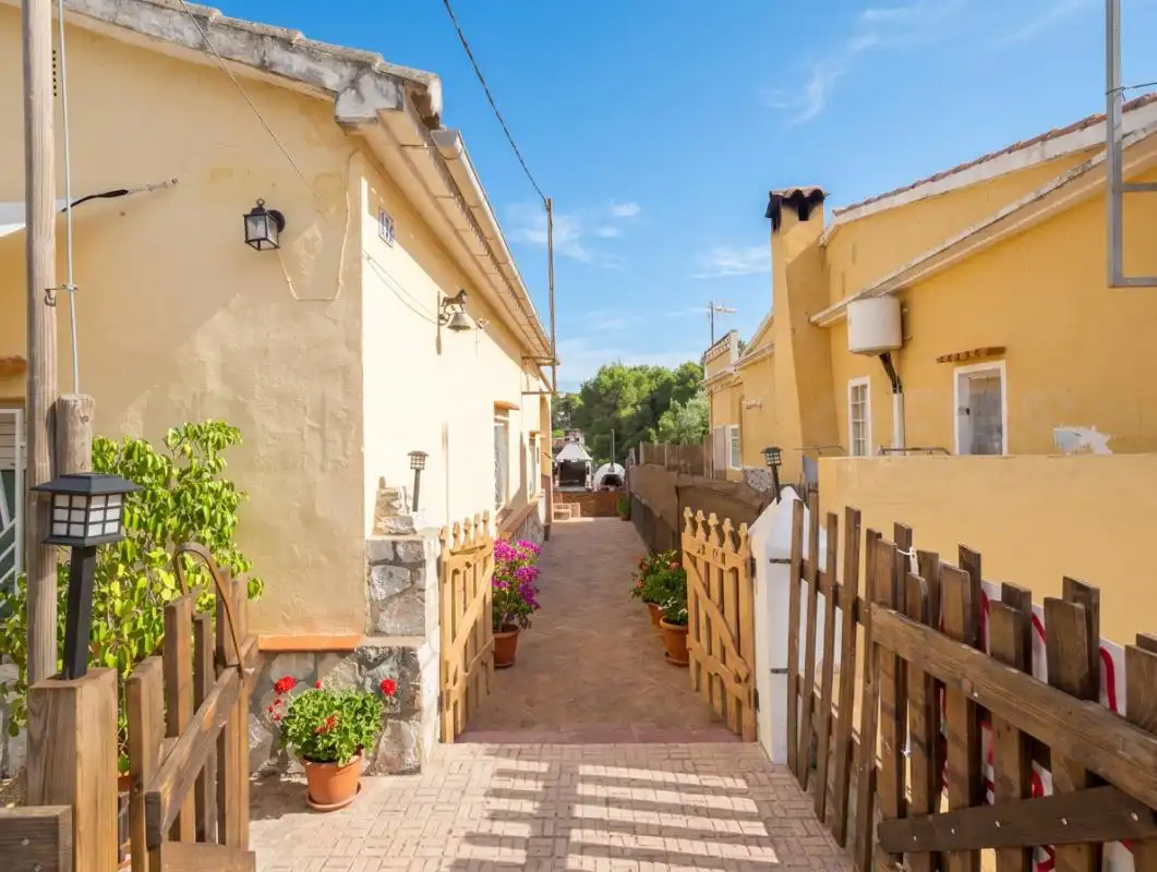 Vista exterior de Casa o chalet en venta en Simat de la Valldigna con Calefacción, Jardín privado y Terraza