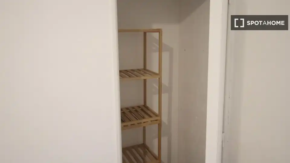 Bedroom of Flat for rent in Madrid  with Air Conditioner, Heating and Furnished