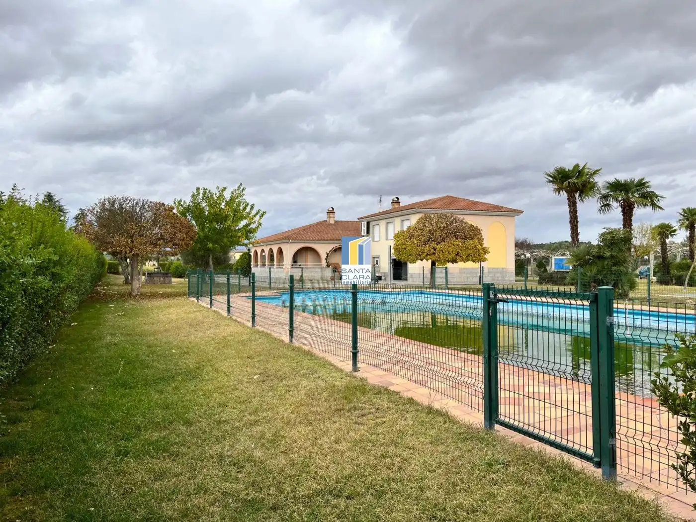 Piscina de Casa o xalet en venda en Zamora Capital  amb Aire condicionat, Calefacció i Jardí privat
