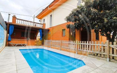 Piscina de Casa o xalet en venda en Llinars del Vallès amb Aire condicionat, Terrassa i Piscina