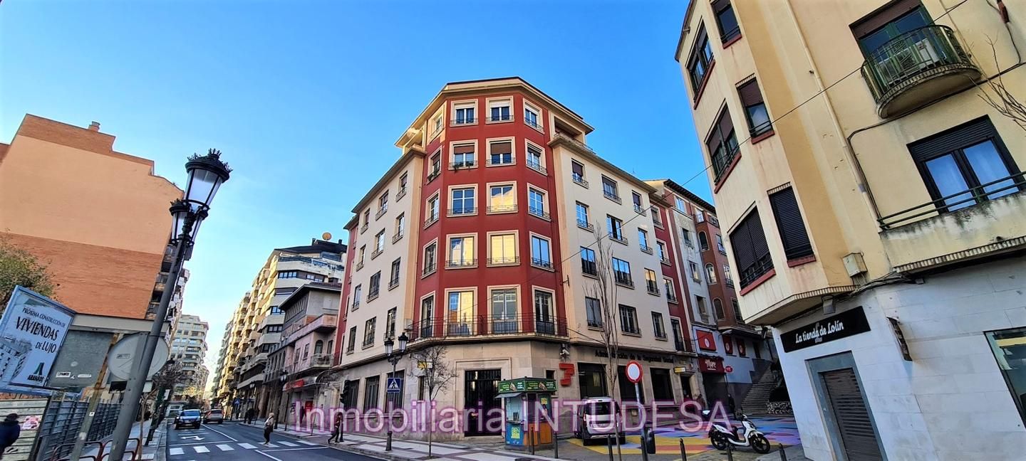 Vista exterior de Àtic de lloguer en Tudela amb Parquet, Moblat i Balcó