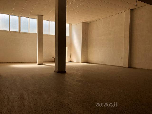 Local comercial en Alquiler en Carrer el Camí en Centre - Zona Alta