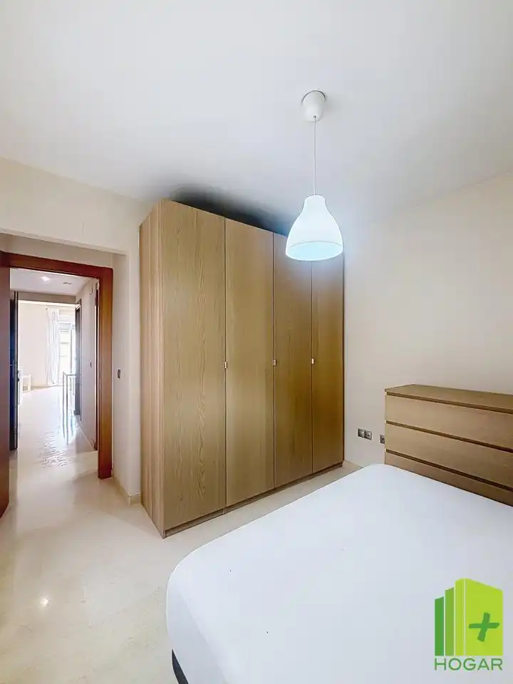 Dormitori de Apartament en venda en Jaén amb Aire condicionat i Balcó
