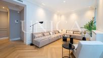 Living room of Flat for sale in  Madrid Capital  with Air Conditioner, Heating and Storage room