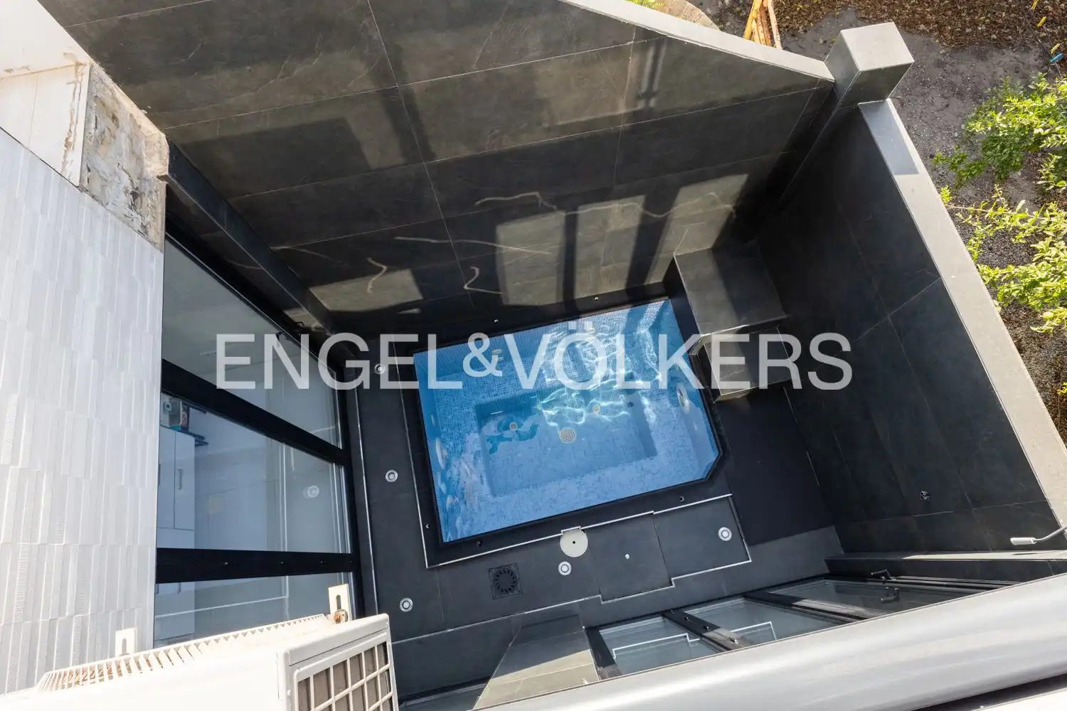 Piscina de Casa adosada en venda en Valencia amb Aire condicionat, Calefacció i Terrassa